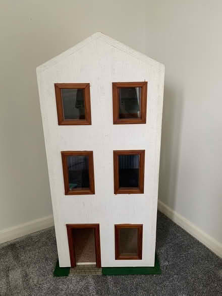 Photo of free Doll’s House (Northwood HA6) #1