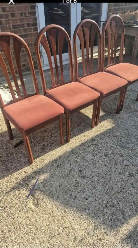 Photo of free x4 dinning chairs (Ub11rw) #1