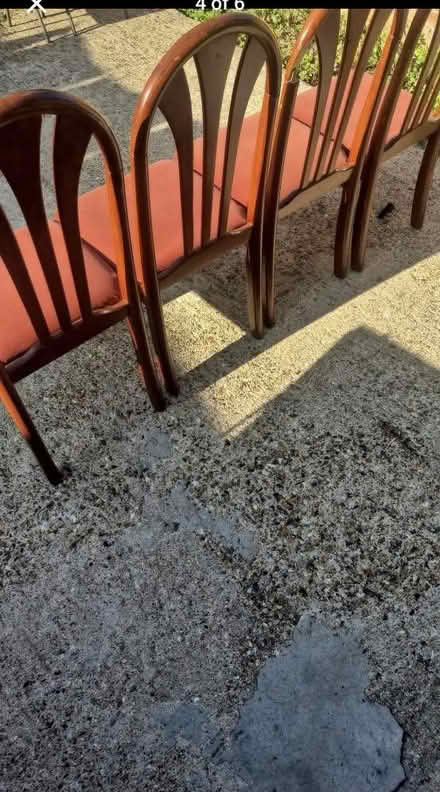 Photo of free x4 dinning chairs (Ub11rw) #4