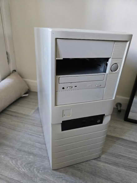 Photo of free Vintage PC Case (Knebworth SG3) #1