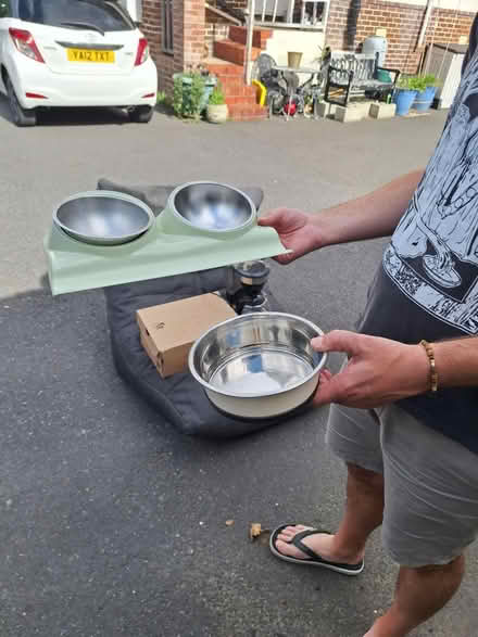 Photo of free Cat bowls (BN41) #3