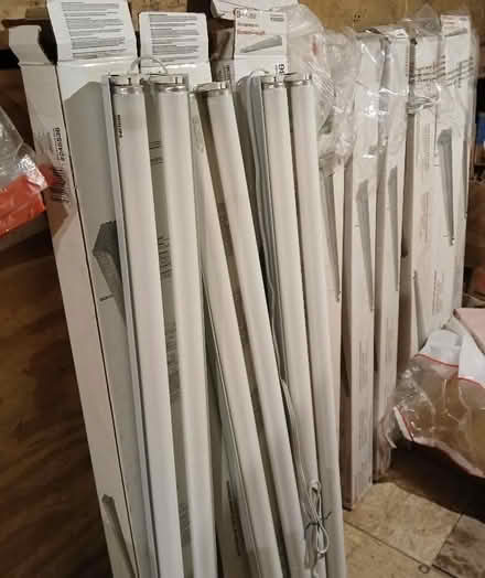 Photo of free florescent growlights w fixtures 10 (Hurley (loop road off of 209)) #3