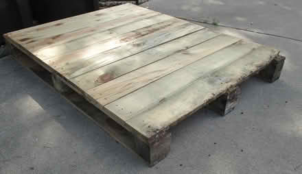 Photo of free Wood Skid (Schaumburg) #1