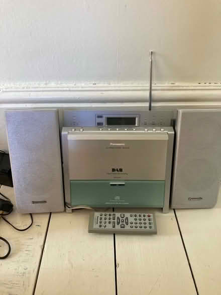 Photo of free Hi-fi with speakers *please see description* (University Area RG1) #1