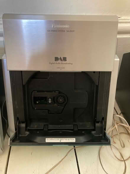 Photo of free Hi-fi with speakers *please see description* (University Area RG1) #2