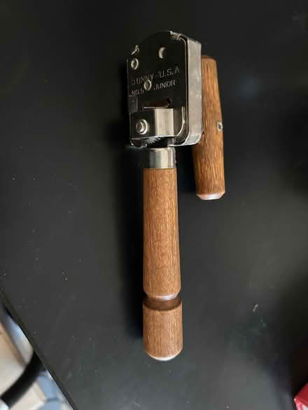 Photo of free vintage can opener (Hunt Club/Conroy area) #1