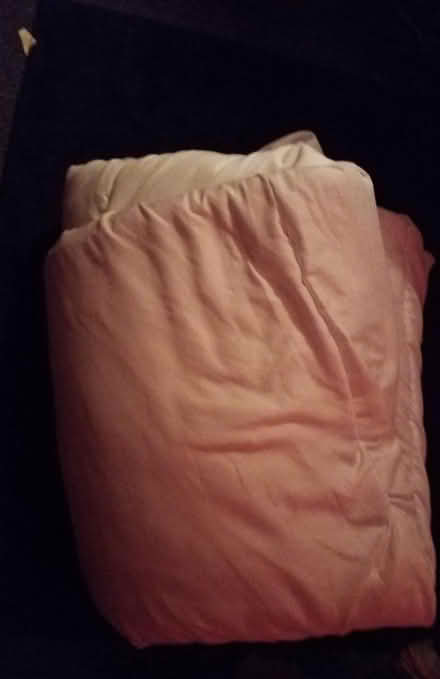 Photo of free king size duvet 13.5 tog (G20 Glasgow Maryhill) #1
