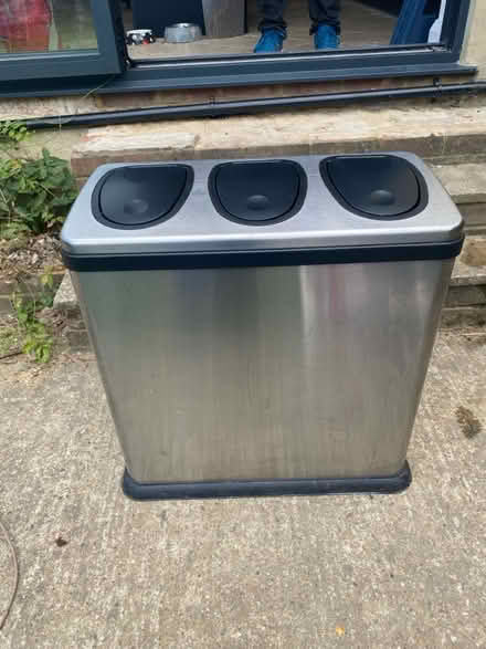 Photo of free Rubbish and recycling bin (Chislehurst) #1
