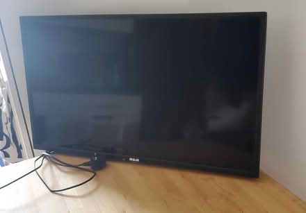 Photo of free 32'' computer monitor (Kentish Town West NW5) #1