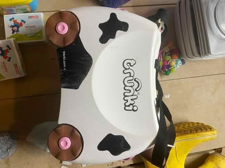 Photo of free Trunki kid's suitcase (New Marston OX3) #1