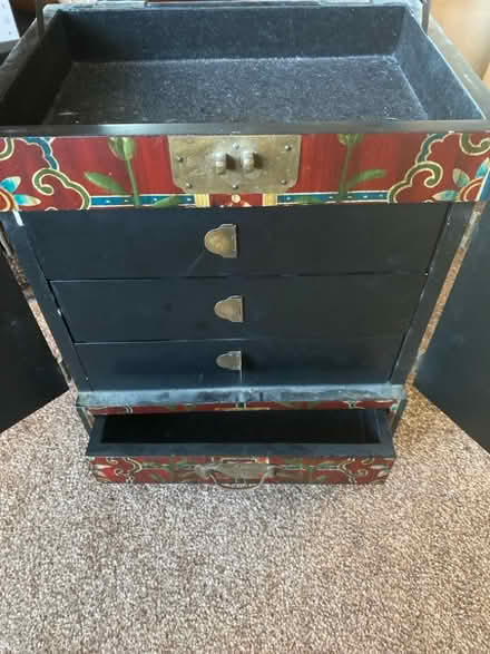 Photo of free Large Wooden Jewellery Box (Bagillt CH6) #4