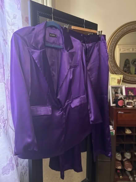 Photo of free XL Women’s Purple Suit (10011 (17th & 9th)) #1