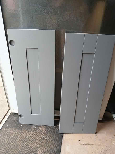 Photo of free Grey shaker kitchen cupboard doors (Dawlish EX7) #1