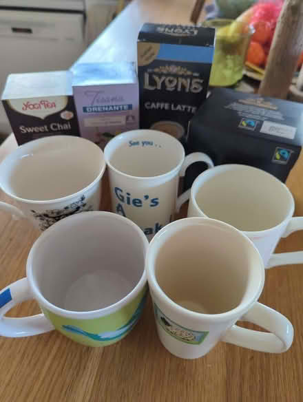 Photo of free Teas and mugs (Craiglockhart EH14) #1