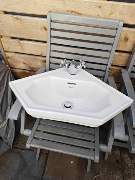Photo of free Corner bathroom sink (L22 Liverpool merseyside) #1