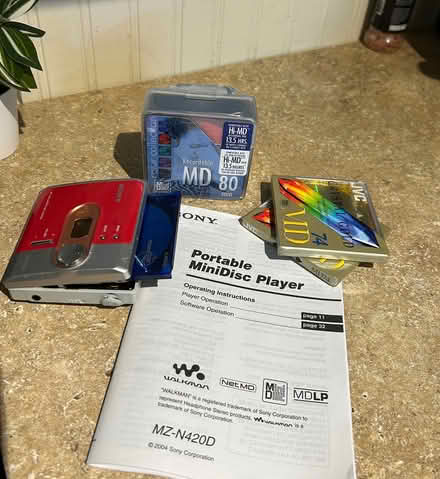 Photo of free SONY MiniDisc player (Hunt Club/Conroy area) #1
