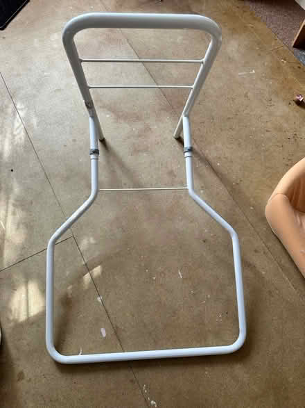 Photo of free Bed support rail (LU5 5HX) #2