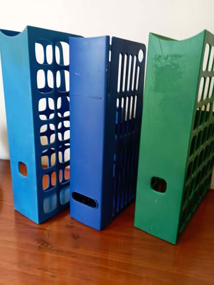 Photo of free plastic magazine racks / document folders (Letchworth SG6) #2