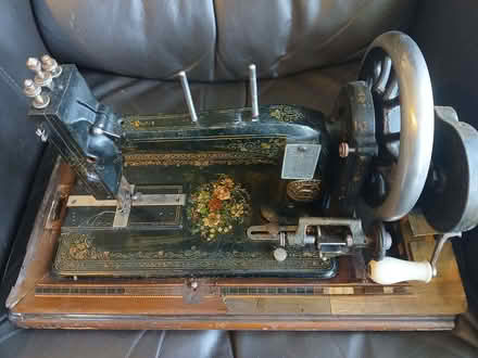 Photo of free sewing machine (Malvern Wells WR14) #1
