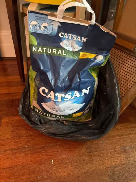 Photo of free Big bag of cat litter - unused (Fulham) #1