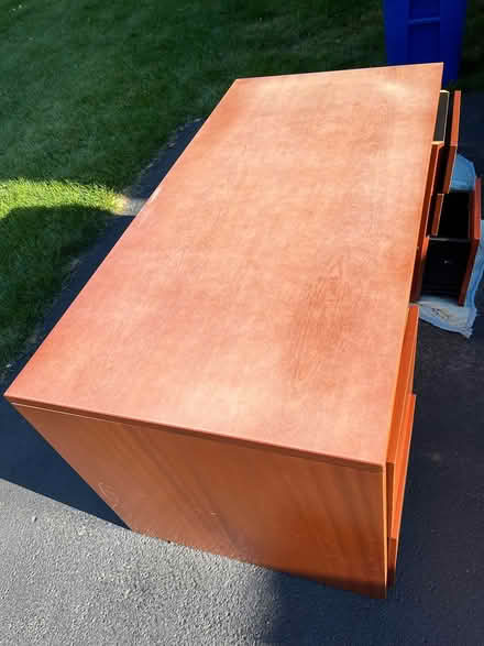 Photo of free Large desk (Pinecliff Lake) #1