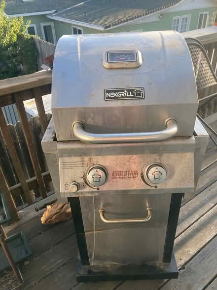 Photo of free Grill on wheels (East Richmond heights) #1