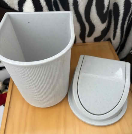 Photo of free Small grey bathroom bin (Lemsford AL8) #3