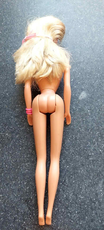 Photo of free Barbie doll (Ham TW10) #2