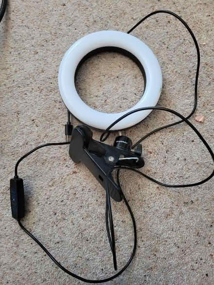 Photo of free Usb powered Ring light (Vale LA1) #1