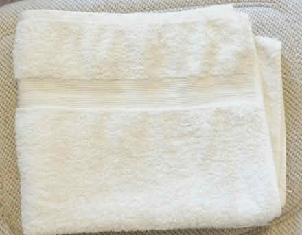 Photo of free large cream towel (Glasgow G43) #1