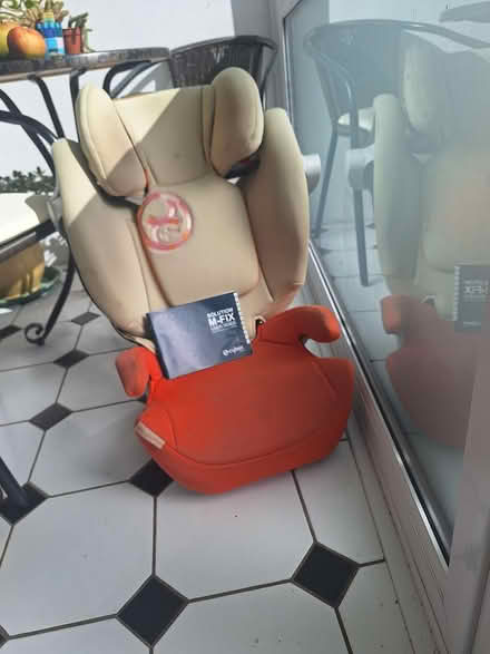 Photo of free Cyber car seat, approx age 3+ (ME19 West Malling area) #1