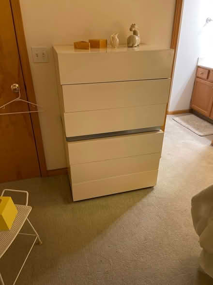 Photo of free 3 Twin beds mirrors, queen bed set (Ada Michigan) #4