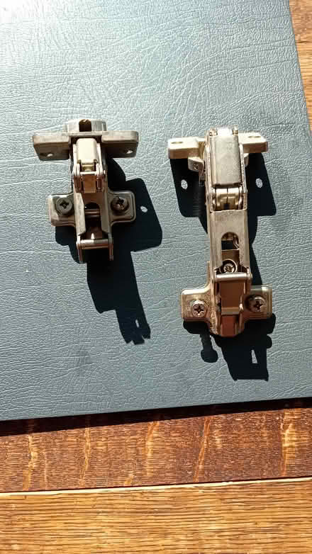 Photo of free Kitchen cupboard hinges (Glenfield Rd area LE3) #2
