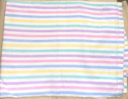 Photo of free small singlebed sheet (Glasgow G43) #1