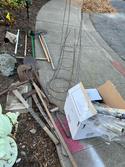 Photo of free gardening tools (Redwood City) #3