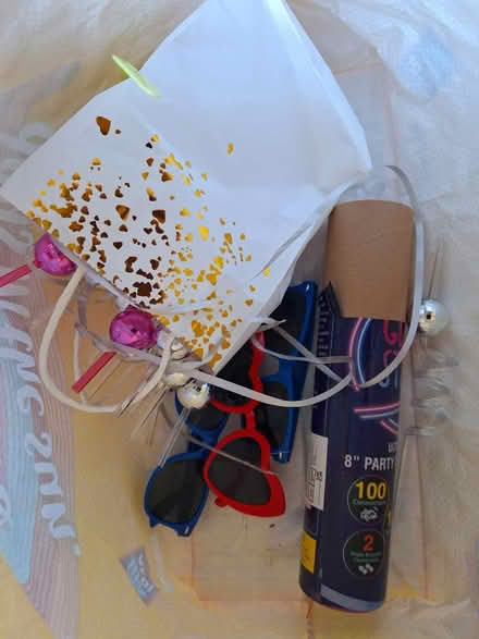 Photo of free Party stuff (BN41) #1