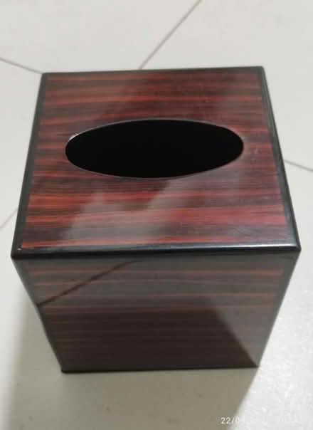 Photo of free Square tissue box (Tpy) #1