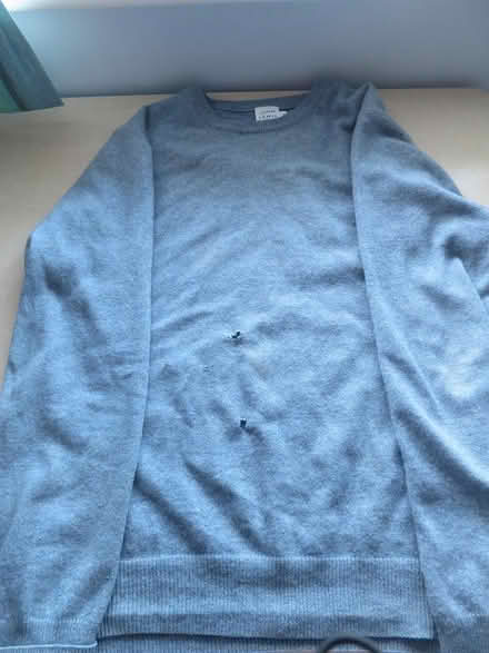 Photo of free Men's cashmere jumper with holes (CB4) #1