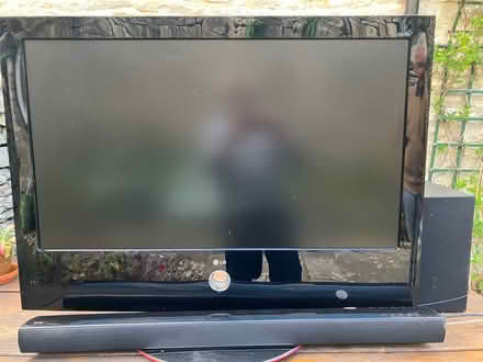 Photo of free TV with soundbar (Bisley GL6) #1