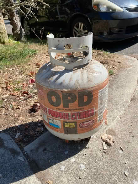 Photo of free Empty propane tank (Olympia, South Capitol) #1