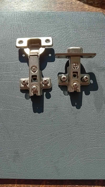 Photo of free Kitchen cupboard hinges (Glenfield Rd area LE3) #1