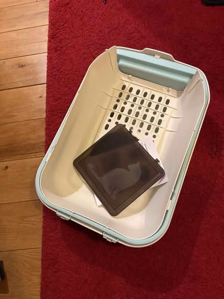 Photo of free Brand new cat litter tray (Harringay Green Lanes N4) #1