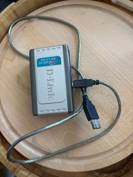 Photo of free D-Link USB 2.0 Hub - DUB -H4 (Lemsford AL8) #1