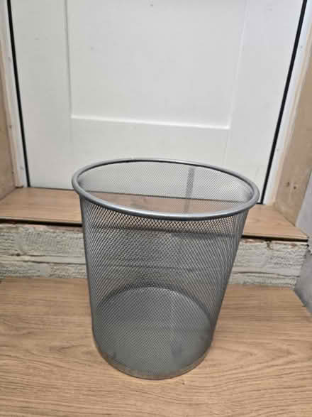 Photo of free Waste paper bin (EN5) #1