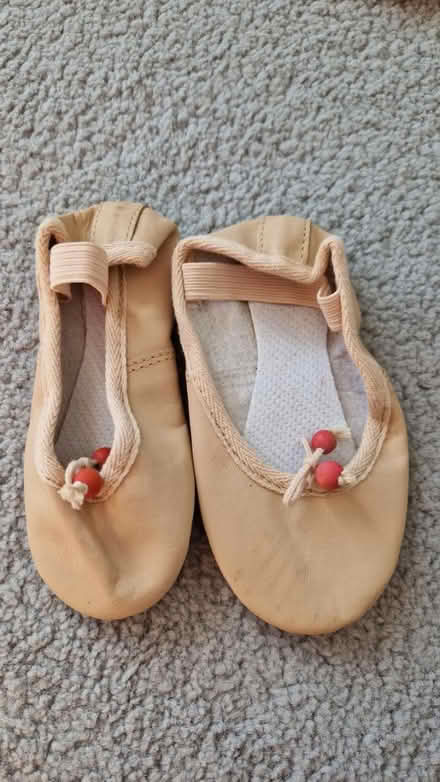 Photo of free Girl's Ballet Shoes (Lilliput BH14) #1