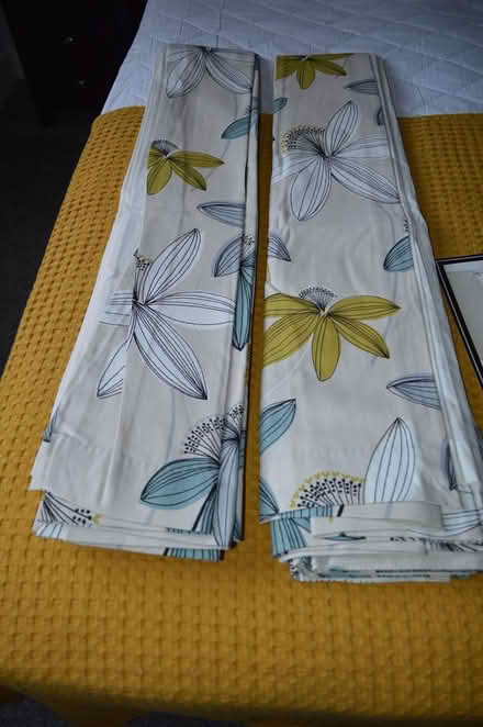 Photo of free Material, curtain/blind items (wyberton) #4