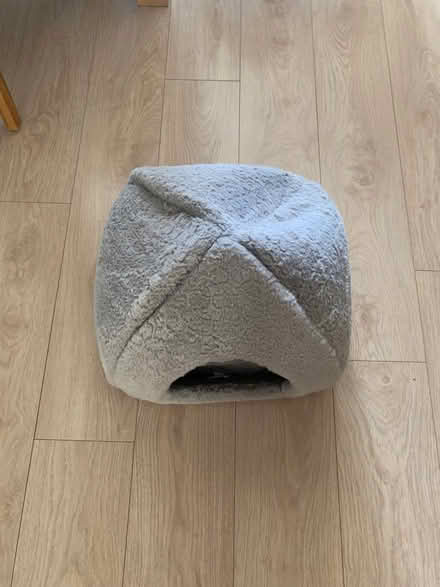 Photo of free Cat bed (London N21) #1
