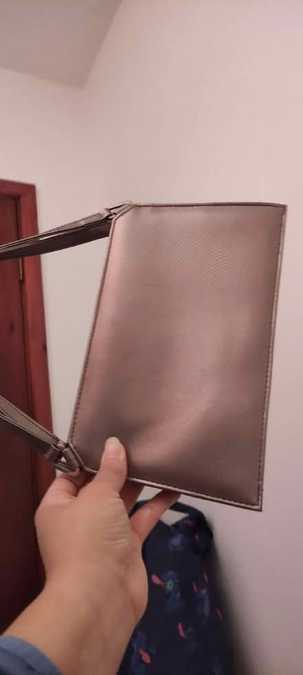 Photo of free Handbag (Cowley Road OX4) #3