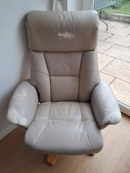 Photo of free 2 xSwivel recliners with stools (North Abingdon OX14 3) #2