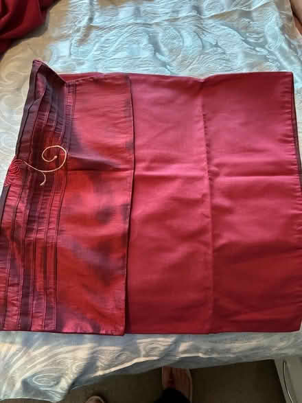 Photo of free Red satin double duvet cover and 2 pillow cases (Caldy Valley CH3) #3